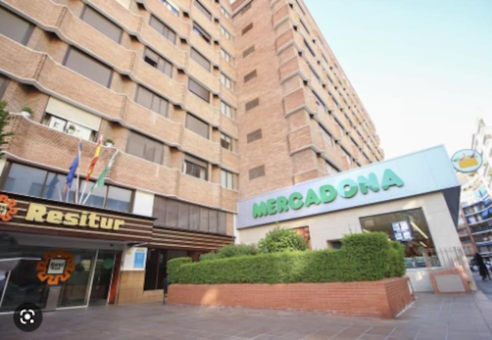 New Suite Reformada Con Excelente Ubicacion Seville Exterior photo